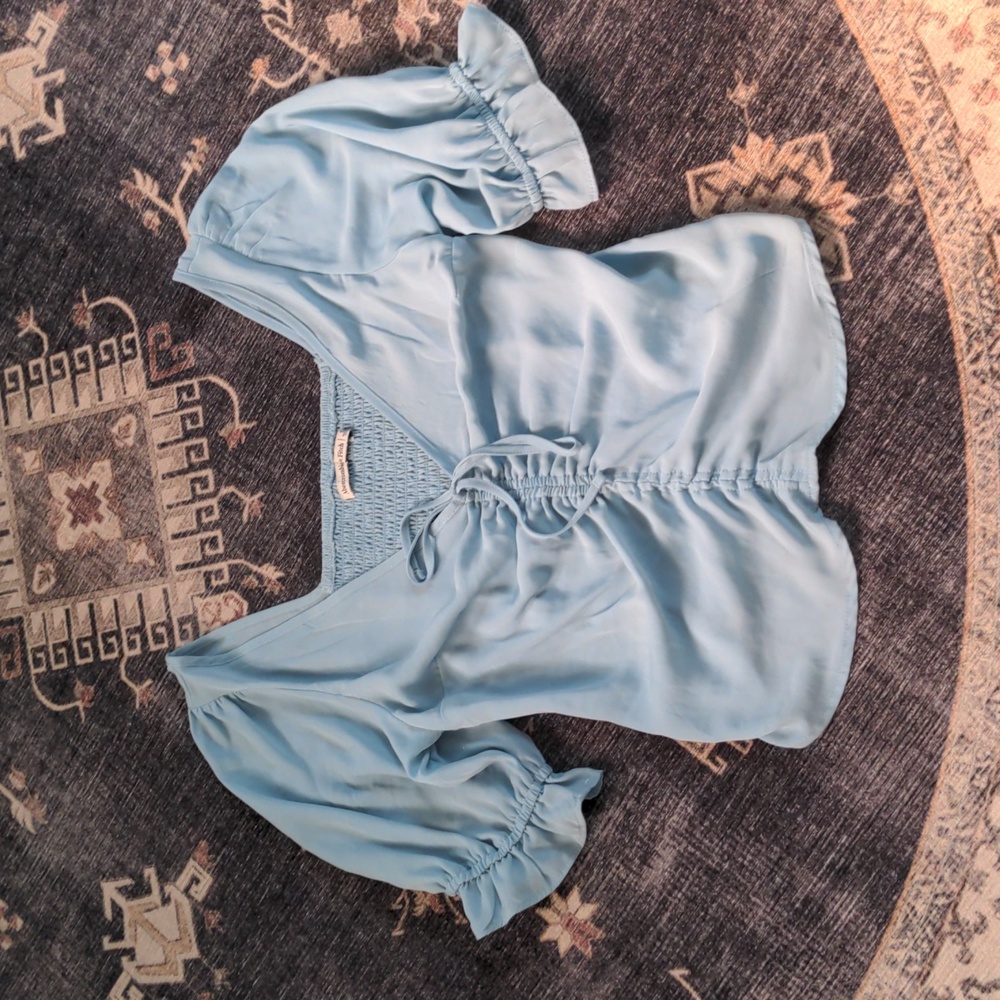 Abercrombie & Fitch small light blue ruched blouse
